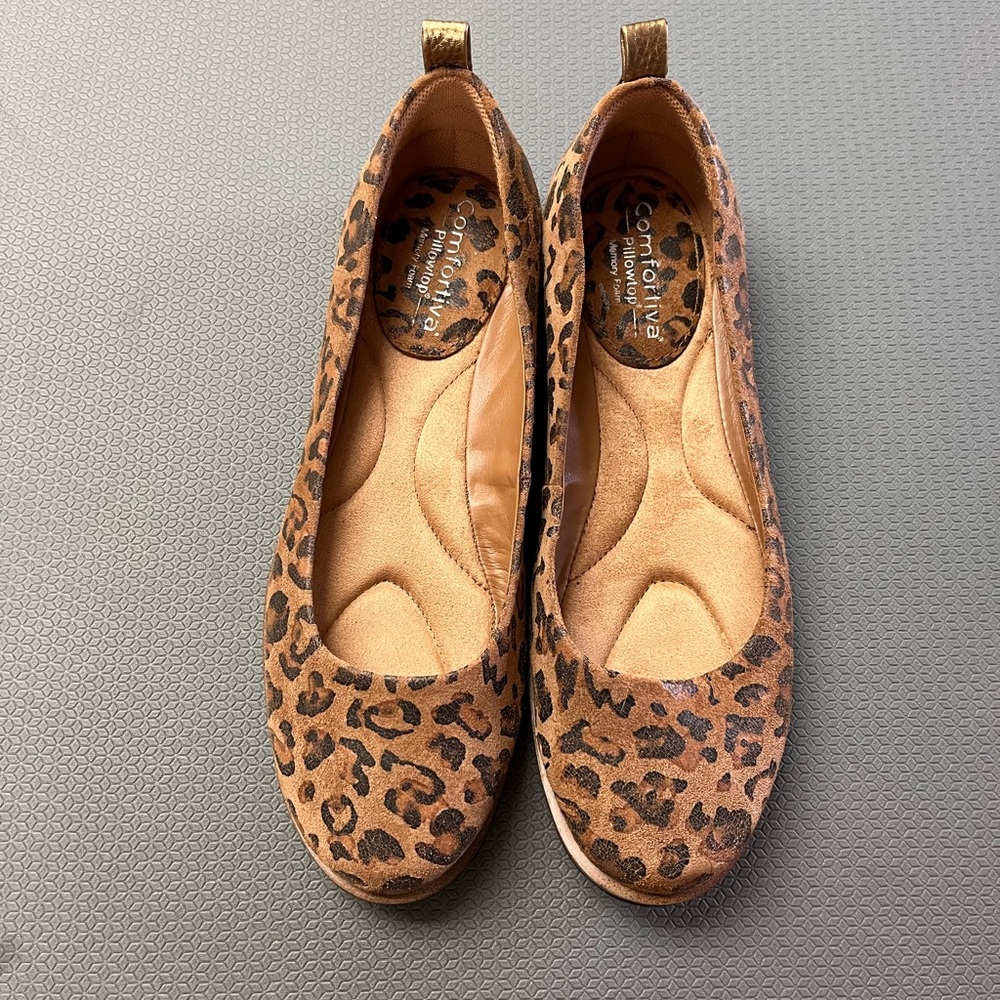 Comfortiva Women's Leopard Print Flats